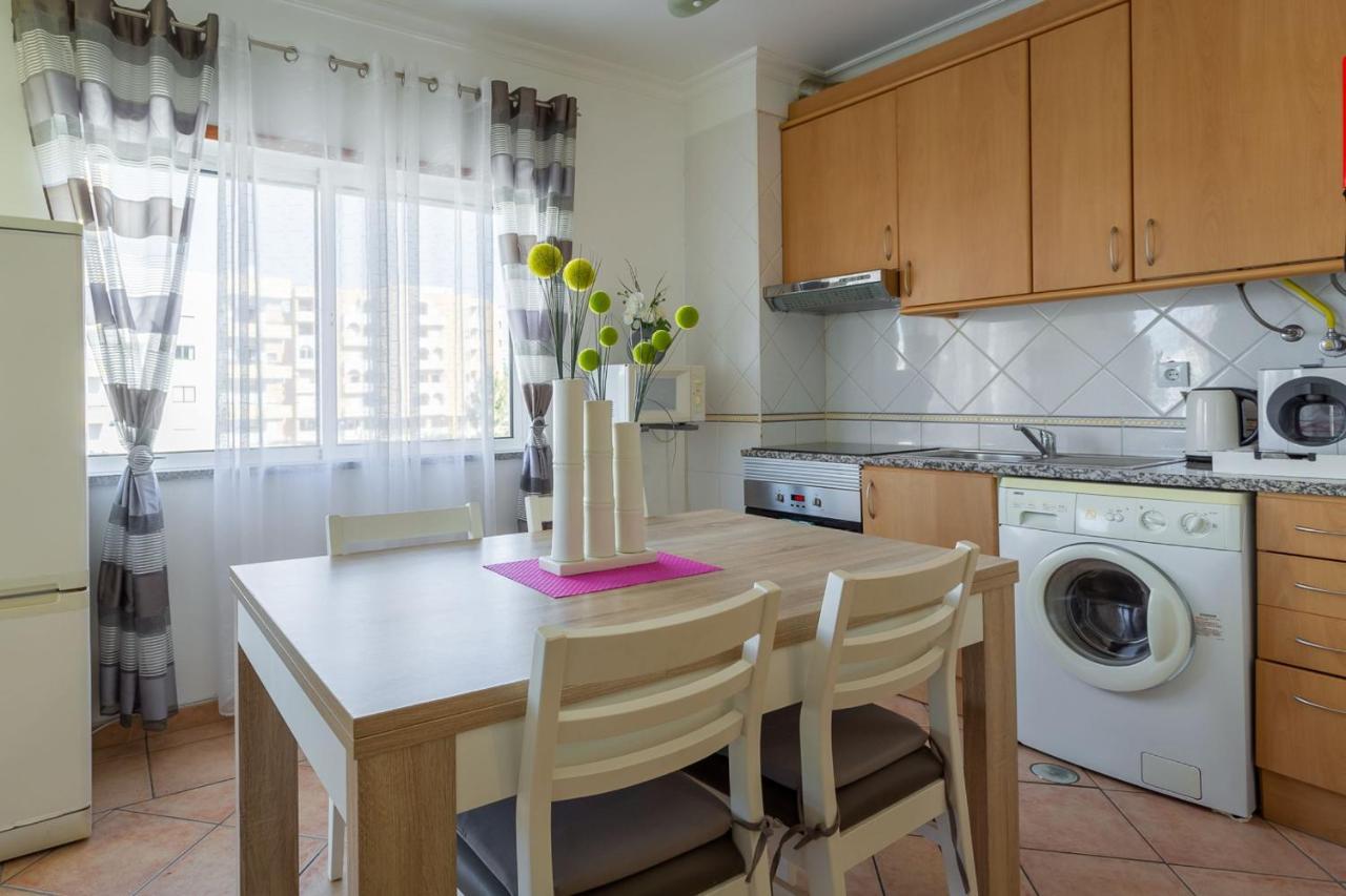 بورتيماو Light & Comfy Apartment W/ Pool & Balcony By Lovelystay المظهر الخارجي الصورة